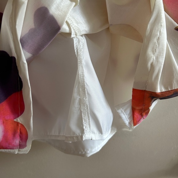 Beautiful floral dress - Picture 5 of 11